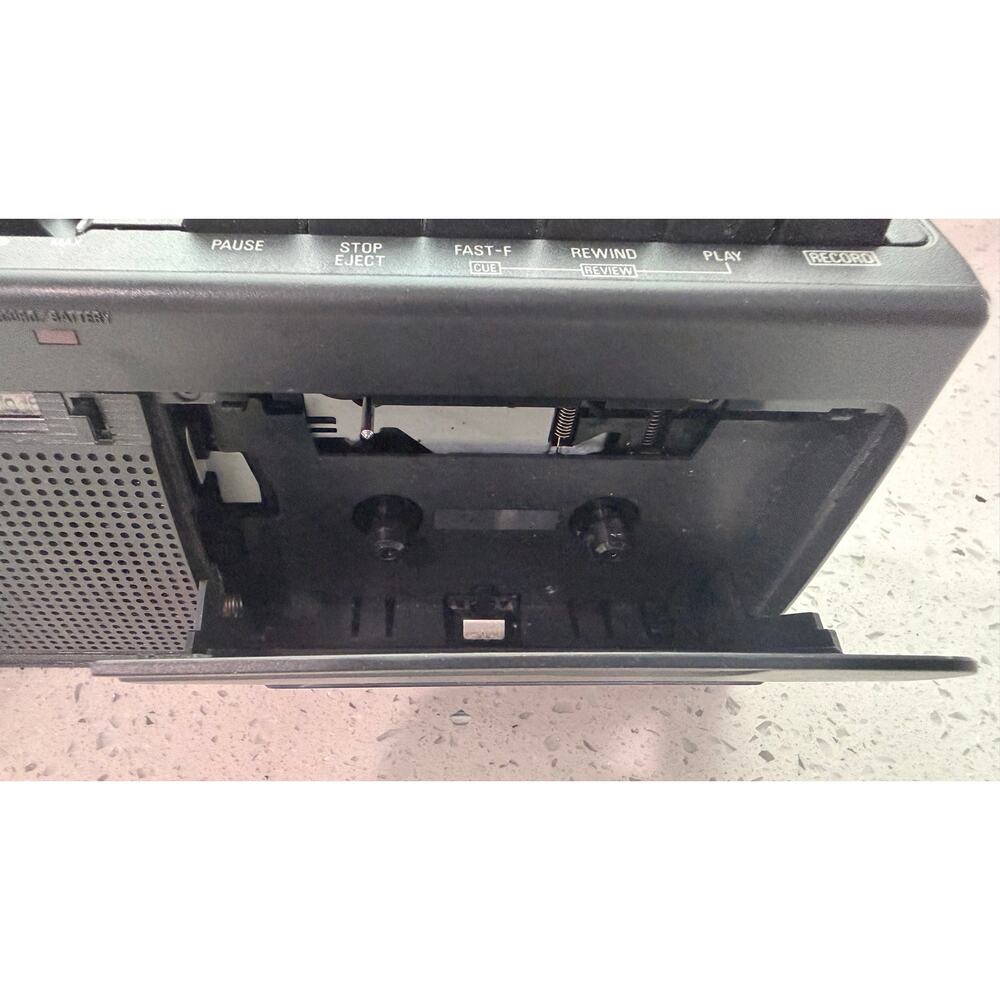 Vintage Realistic CTR-76 Cassette Recorder 14-1156 w/ AC Adapter and Manual - Picture 7 of 8
